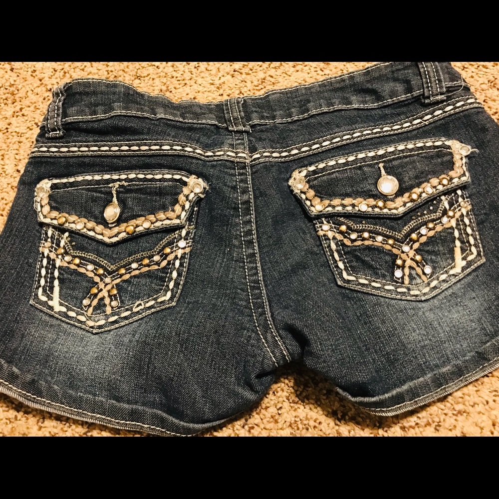 Shorts say size 5!
